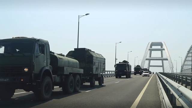 т-72 на украине колонна. колонна бтр вс рф. колонна техники нато. разбитые военные колонны. огромная колонна российской техники.