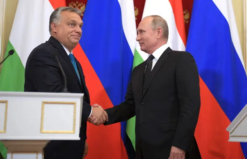 Politico : Вашингтон и Брюссель не знают, как помешать сближению Москвы и Будапешта