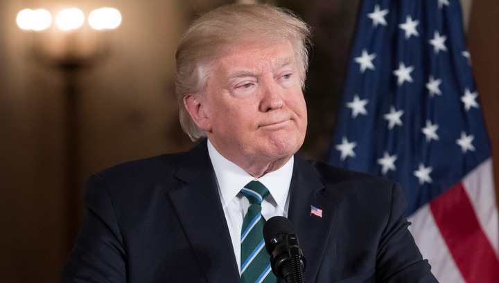 Трамп и Клинтон поздравили Макрона с президентством