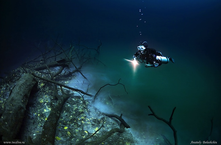 Таинственная подводная река Анхелита в Мексике