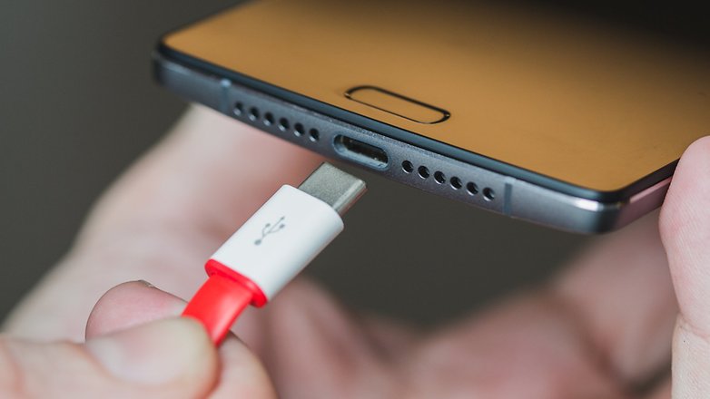 В чем преимущество USB Type-C на смартфонах?