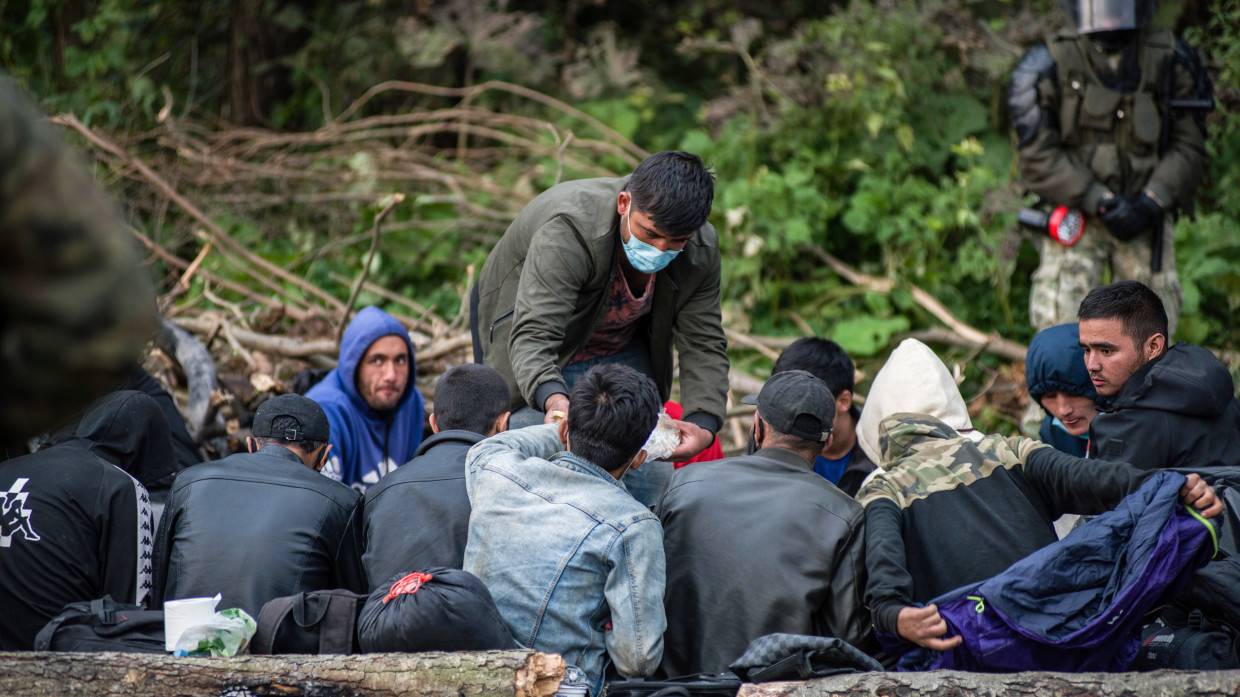 Читатели Daily Express вступились за Россию после слов главы МИД Британии о мигрантах Читатели Daily Express вступились за Россию после слов главы МИД Британии о мигрантах Политика