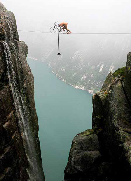 Эскил Роннингсбаккен – трюки на краю Эскил Роннингсбаккен – трюки на краю высота