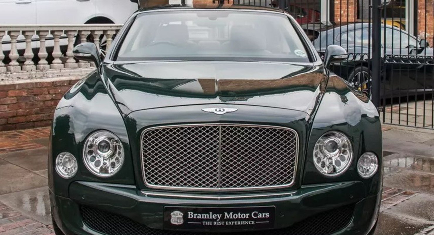 Лимузин Bentley Mulsanne королевы Елизаветы II выставили на продажу Автомобили