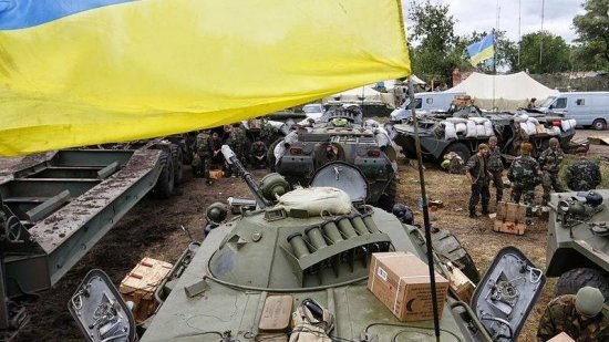 Опасная обстановка в Донбассе: Украина выстроила технику в боевом порядке – ополченцы ждут атаки ВСУ под Луганском