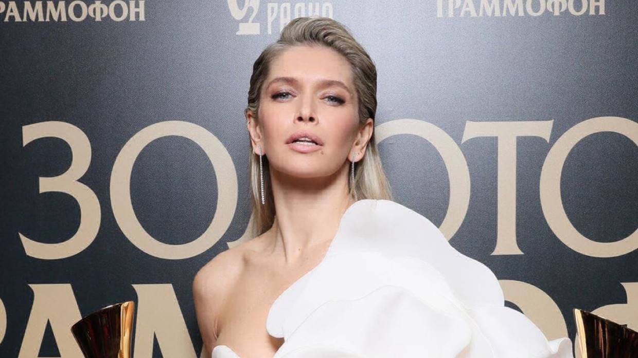 Вера Брежнева вспомнила неудачные попытки отрастить волосы в школе