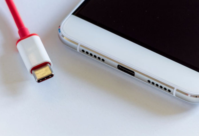 USB-Type-C-Connector В чем преимущество USB Type-C на смартфонах?