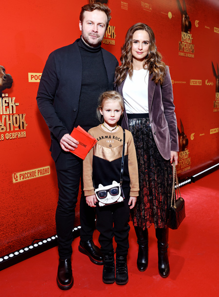 Алексей Чадов с сыном, Мария Кожевникова с детьми и другие гости премьеры фильма "Конек-Горбунок" Звезды,Красная дорожка