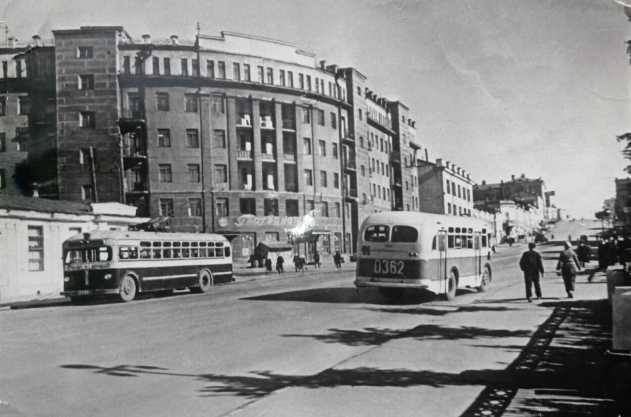 Киров старые фото. Улица Ленина Киров в 1960 году. Г. Киров Архитектор в 50е годы. Город Киров 1960е вокзал. Киров в 60-е годы.