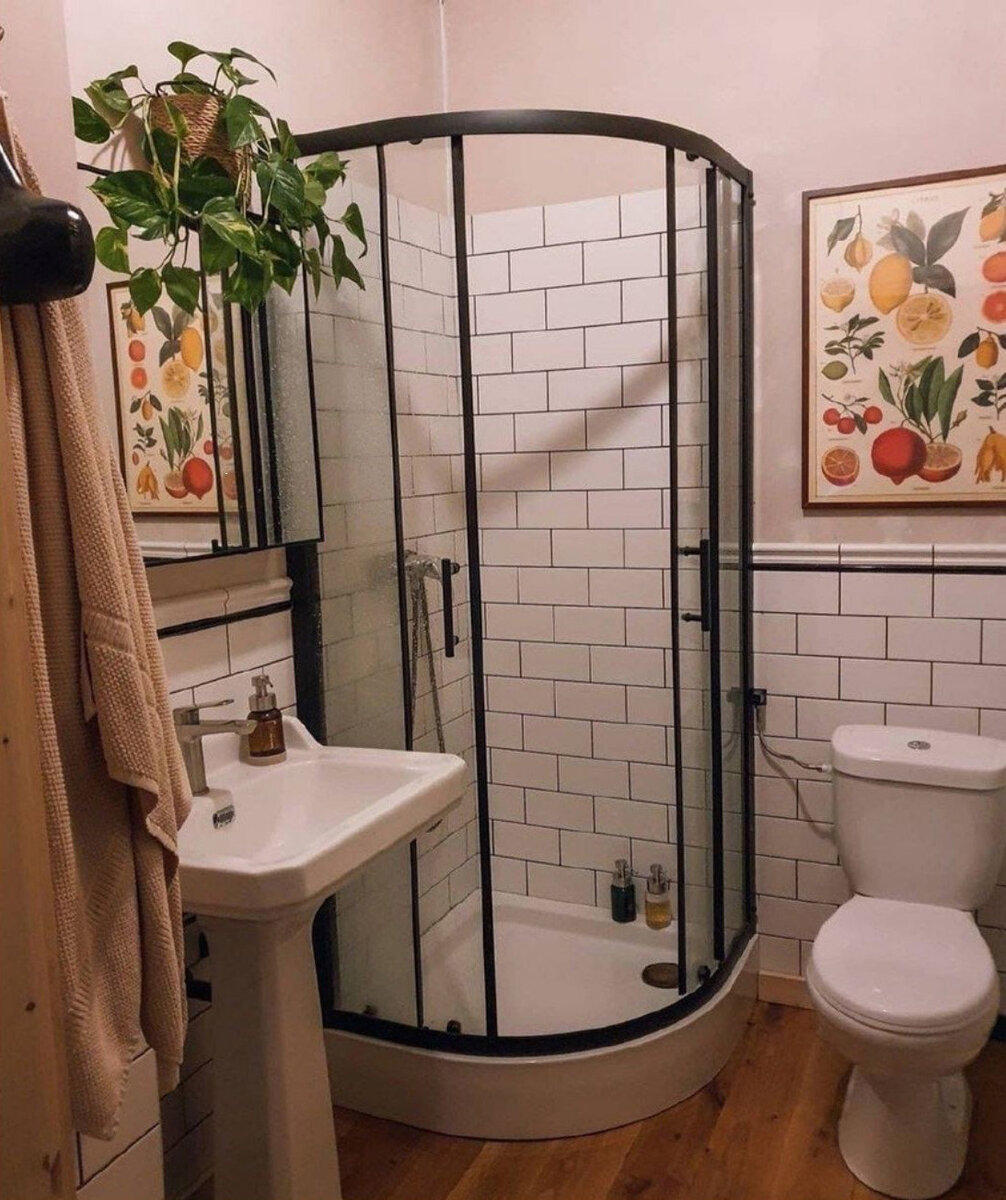 До и после. Дизайнер взялся за маленькую ванную в хрущевке и превратил ее в красивый интерьер увеличить, пространство, маленьких, помогают, знают, комнату, зрительно, дизайнеры, очень, ванной, используют, блестящей, Например, сантехникиВнимание, выбор, Грамотный, немного, помогут, стене, плитке
