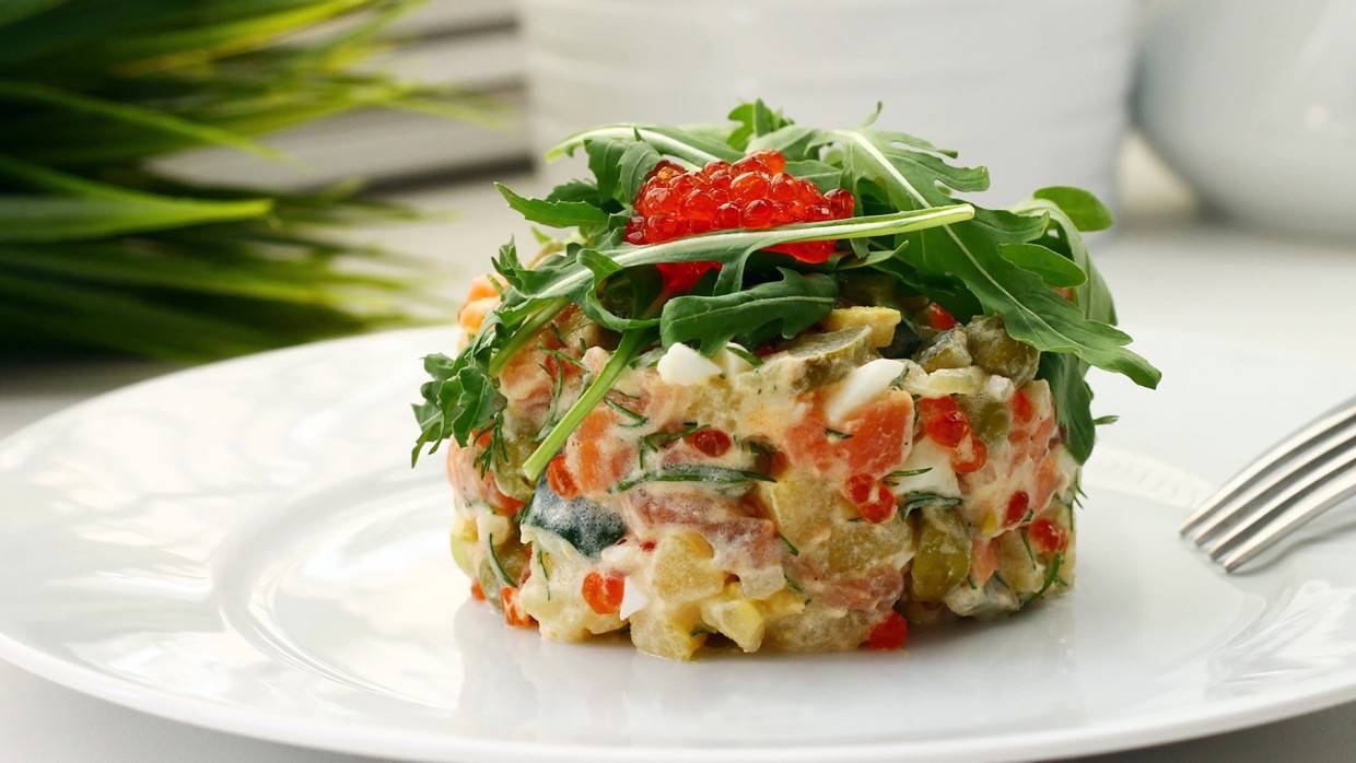 Шеф-повар Синицын посоветовал варьировать ингредиенты традиционных новогодних блюд