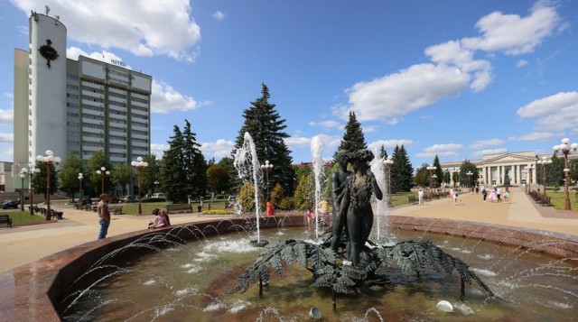 Исполнилось 70 лет со дня рождения известного белорусского скульптора Владимира Жбанова.