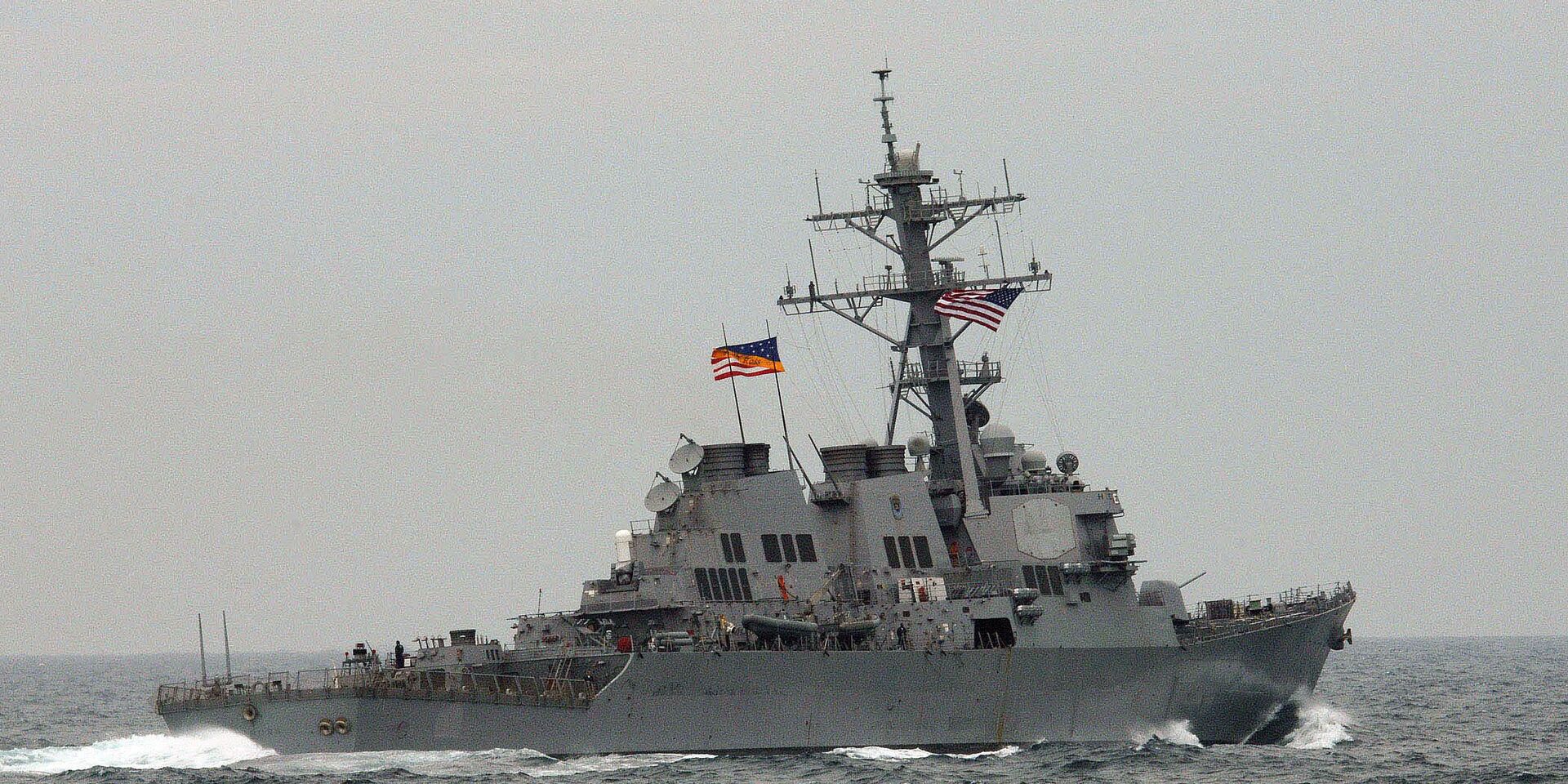 Командир американского корабля был в недоумении, когда по его эсминцу нанесли удар ракетами, каких он никогда не видел у пиратов