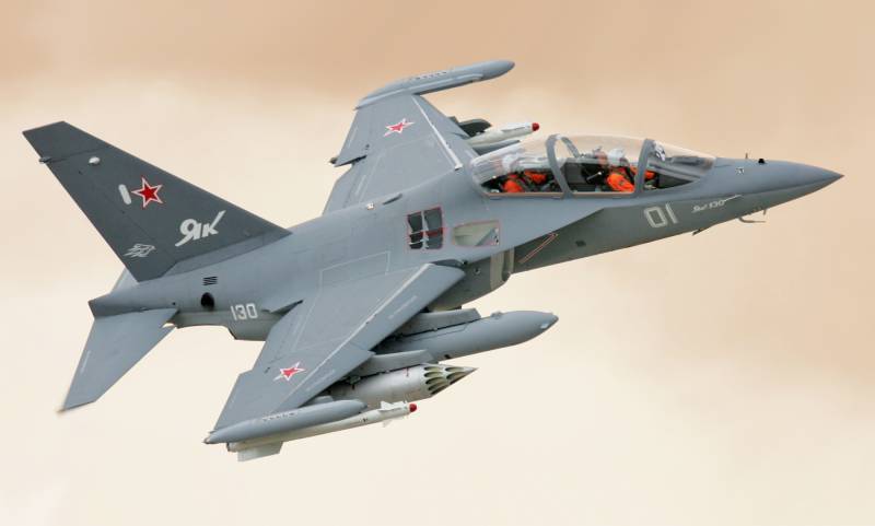 Як-152 vs УТС-800: Россия выбирает «летающую парту» Як-152 vs УТС-800: Россия выбирает «летающую парту» ввс