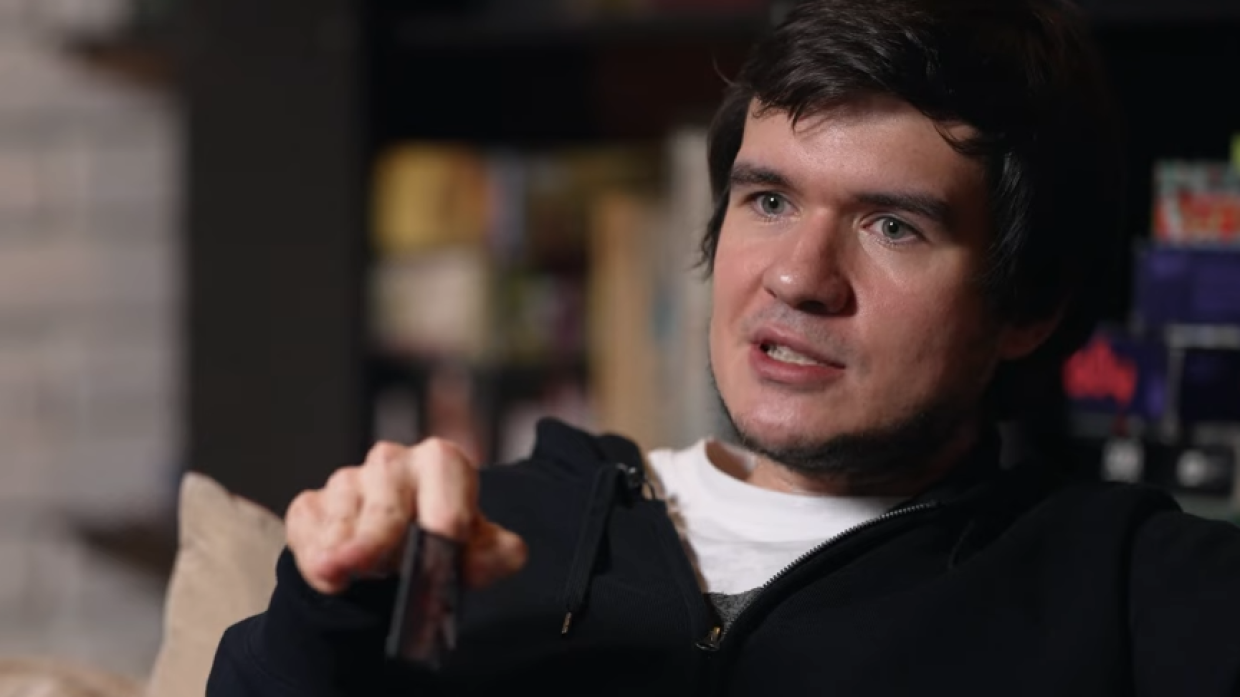 Не пихать ради того, чтобы пихать: блогер BadComedian о пользе мата и эротики в кино Шоу-бизнес