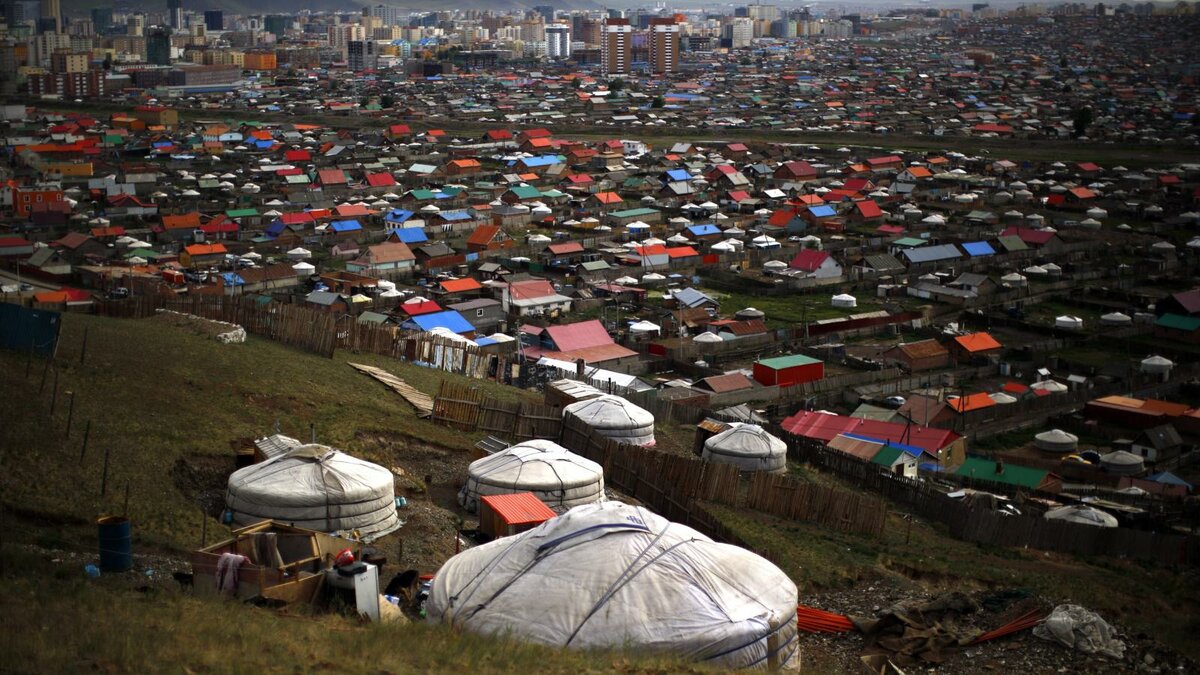 Как живут монголы в юртах? место, всегда, большое, после, Монголии, юртах, монголы, новое, обычной, места, своего, дохода, большого, числа, постоянно, УланБаторе, висит, Загрязнению, воздуха, способствует