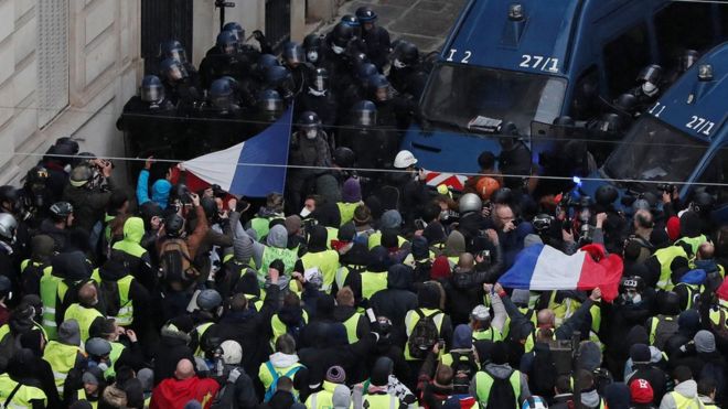 Протесты во Франции в фотографиях