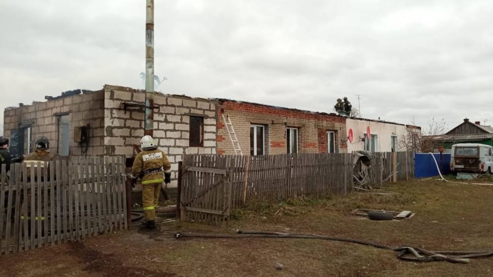 Уголовное дело возбуждено после гибели ребенка при пожаре в Новосибирской области Происшествия