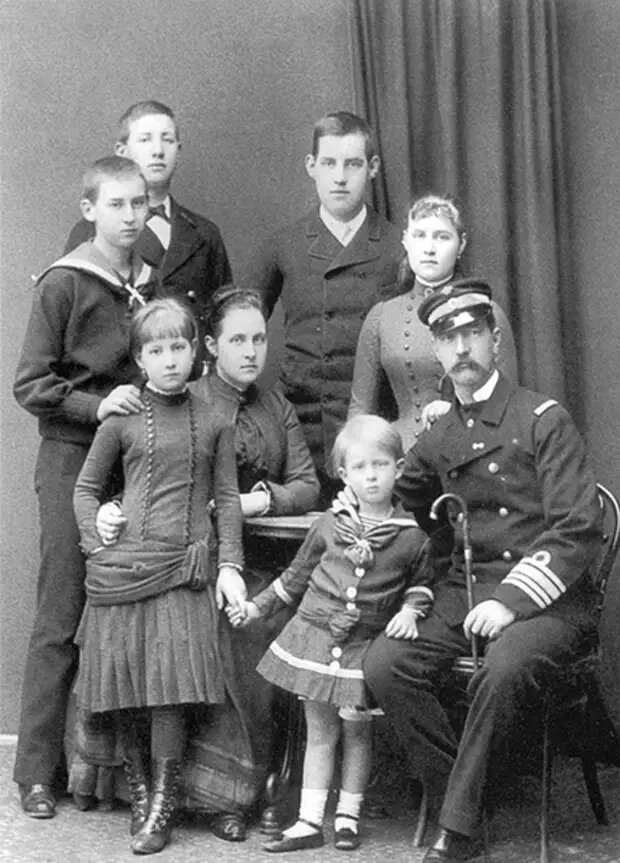 Ольга Константиновна и Георг I с детьми. Фото из открытых источников.