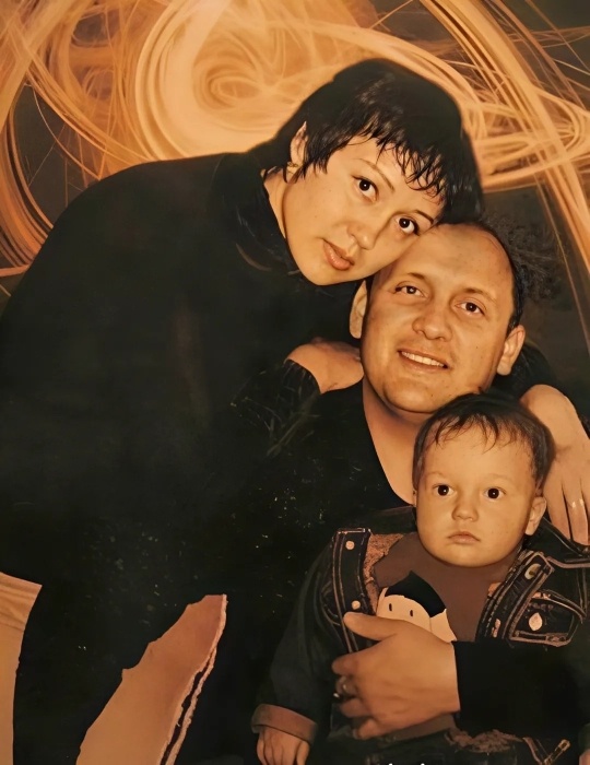  Стас Михайлов и Инной Горб с сыном. / Фото: www.vista.news