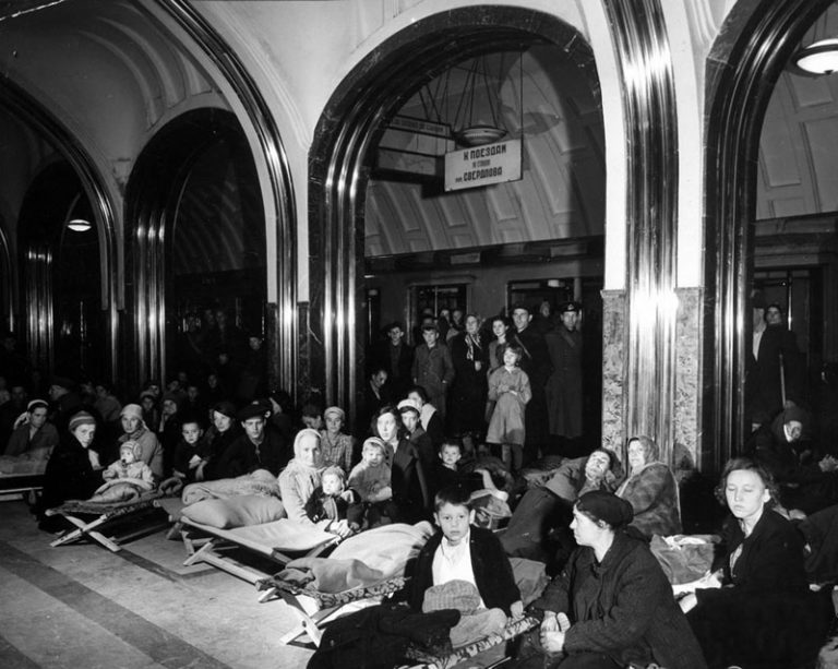 Как в октябре 1941 года власти хотели уничтожить метро в Москве