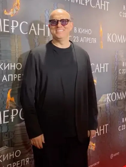 Аглая Тарасова, Александр Петров с женой, Сергей Бурунов и Елизавета Базыкина посетили премьеру фильма 