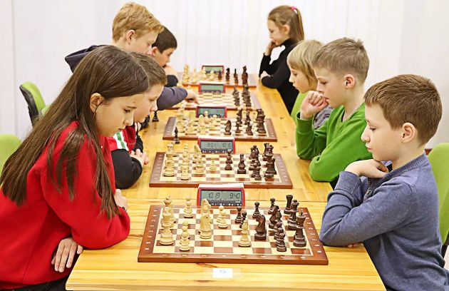 5 основных навыков, которым учатся дети, играя в шахматы