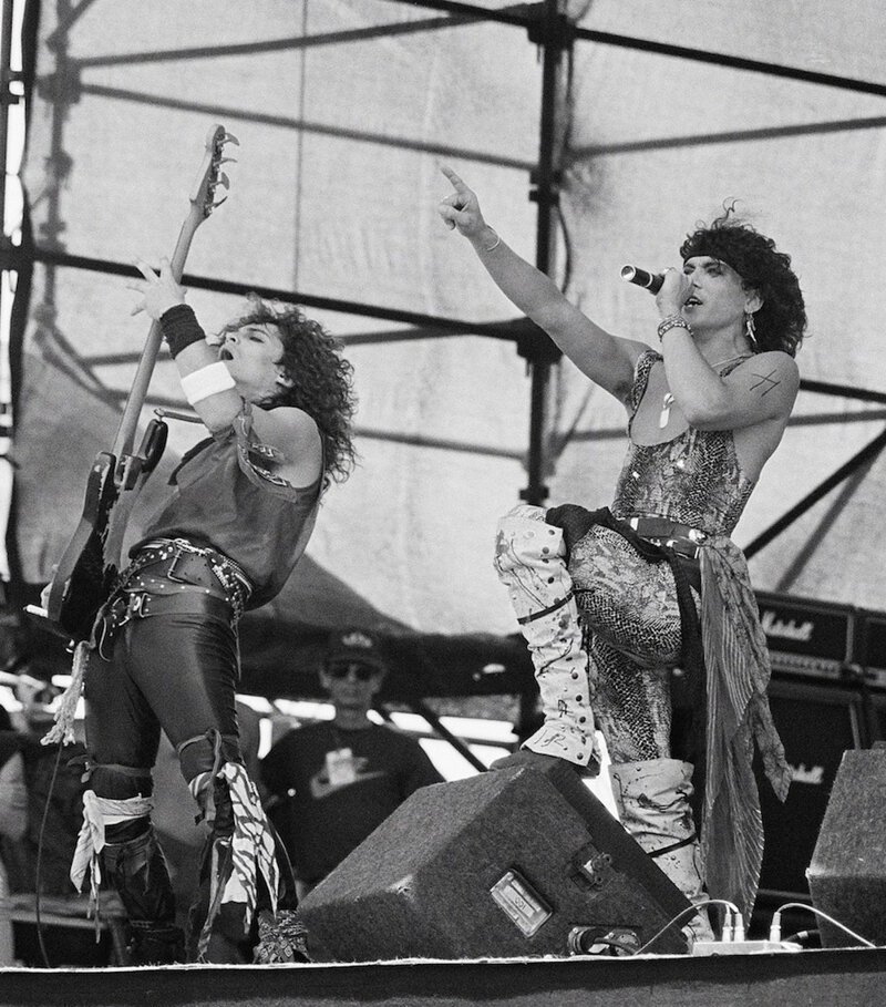 Фотограф, сделавший карьеру скрытой съёмкой на рок-концертах Фотограф, сделавший карьеру скрытой съёмкой на рок-концертах фотография