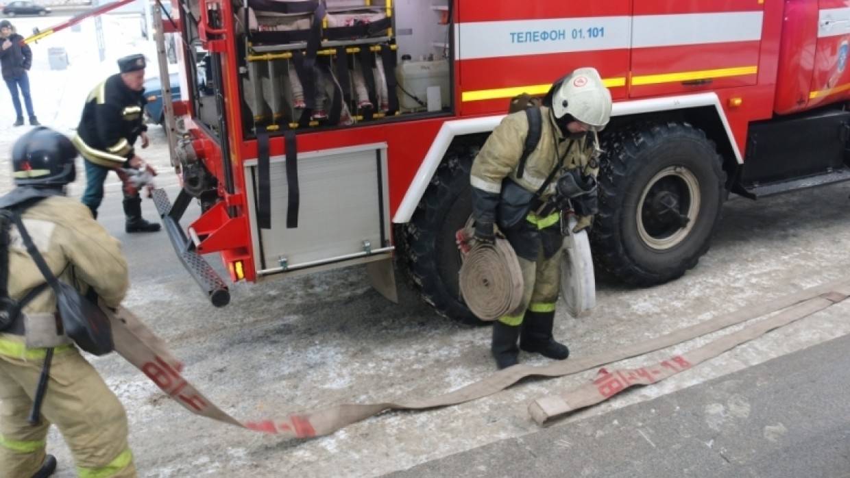 В Томске спасли мужчину при пожаре в пятиэтажном доме