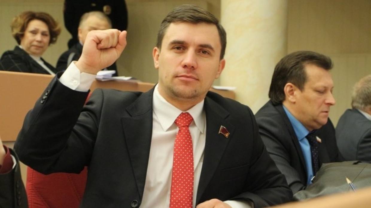 Депутат от КПРФ Бондаренко получил штраф за мелкое хулиганство