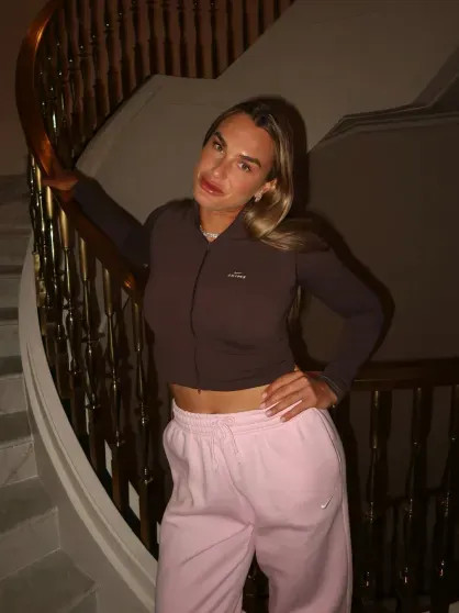 Первая ракетка мира Арина Соболенко показала новое фото с женихом из Мадрида Соболенко, Арина, Арины, СоболенкоАрина, собака, публично, Георгиос, первая, ракетка, ЭшАрина, после, Мадрида, которая, Помолвочное, Кольцовым, Константином, кольцо, хоккеистом, бойфрендом, теннисистки