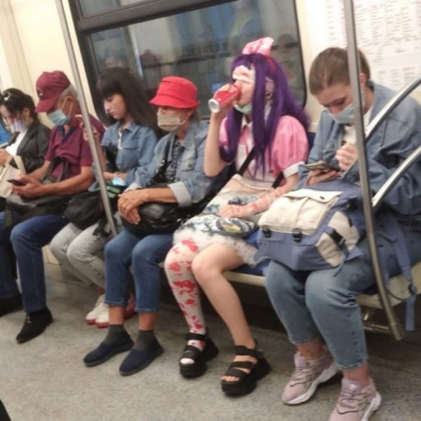 Модники и чудаки из метро Модники и чудаки из метро позитив,смешные картинки,юмор