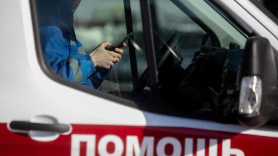 ДТП, судороги и желание поговорить по душам: один рабочий день скорой помощи Ленобласти