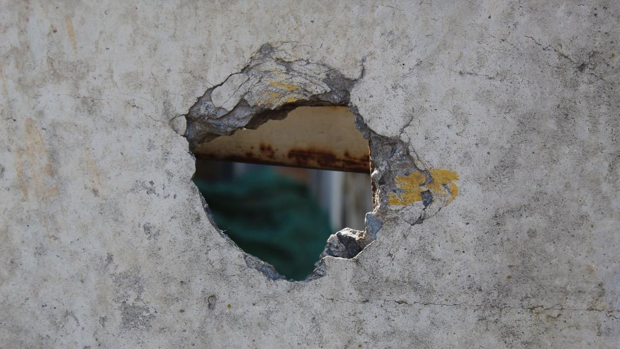 Упавший на жилой дом в Белгороде осколок снаряда ВСУ повредил технический этаж