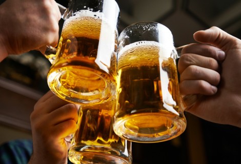 Почему мужчинам вредно пить пиво