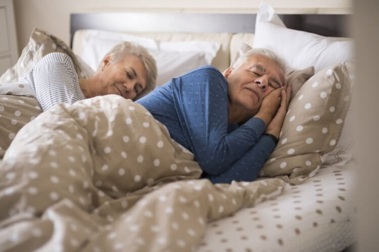 Почему с возрастом люди меньше спят? исследования,наука,сон,старение человека,человеческий вид