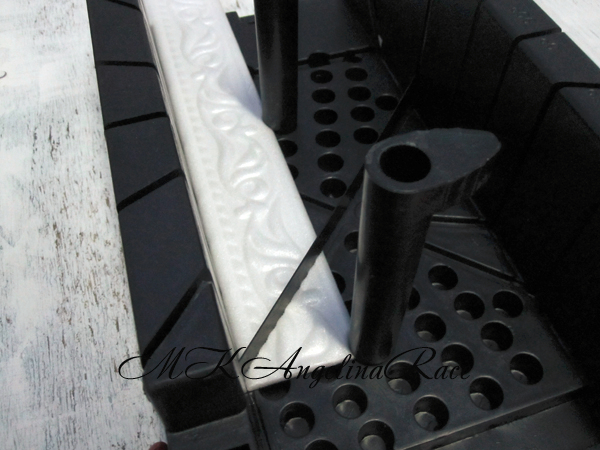 Переделка старого журнального столика с помощью пенопластовых багетов Переделка старого журнального столика с помощью пенопластовых багетов декупаж мебели