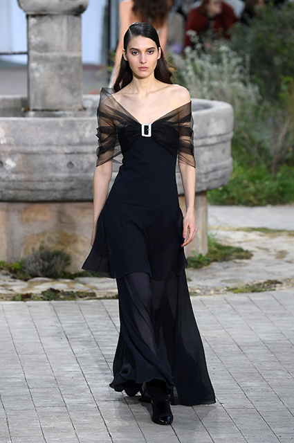 Неделя высокой моды в Париже: Кайя Гербер, Джиджи Хадид и Саша Лусс на показе Chanel Неделя высокой моды в Париже: Кайя Гербер, Джиджи Хадид и Саша Лусс на показе Chanel Новости моды