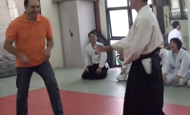 Мастер айкидо вышел против турка из деревни