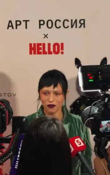 Филипп Киркоров, Дмитрий Песков и Татьяна Навка, Тимати с возлюбленной Валентиной Ивановой посетили ярмарку современного искусства 