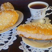 Булочки с вишневым заварным кремом