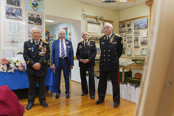 Огромный вклад в пополнение экспозиции внесли именно ветераны инженерно-строительного комплекса Черноморского флота