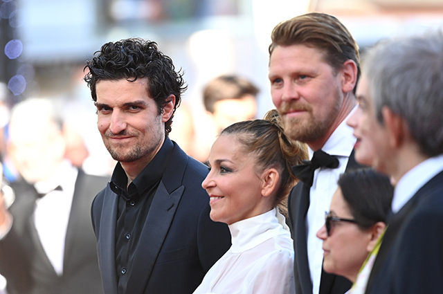 Канны-2021: Шэрон Стоун, Луи Гаррель, Поппи Делевинь и другие на премьере фильма "История моей жены" Красная дорожка