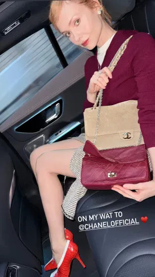 Неделя моды в Париже: Марго Робби (с каре), Кайли Миноуг, Лили-Роуз Депп и Ольга Карпуть среди гостей, российские модели — на подиуме на показе Chanel Chanel, показе, осеньзима, Кайли, Париже, Миллер, Евсеева, Берзения, Images, Уинфри, ЛилиРоуз, подиум, Миноуг, Марго, новой, Робби, нулевых, 2026Адица, 2026Вика, Консани