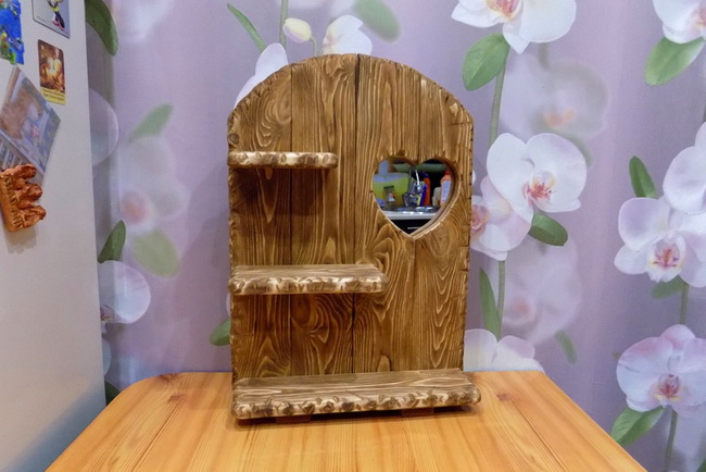 Сделал полочку из дерева в подарок Сделал полочку из дерева в подарок самоделкин