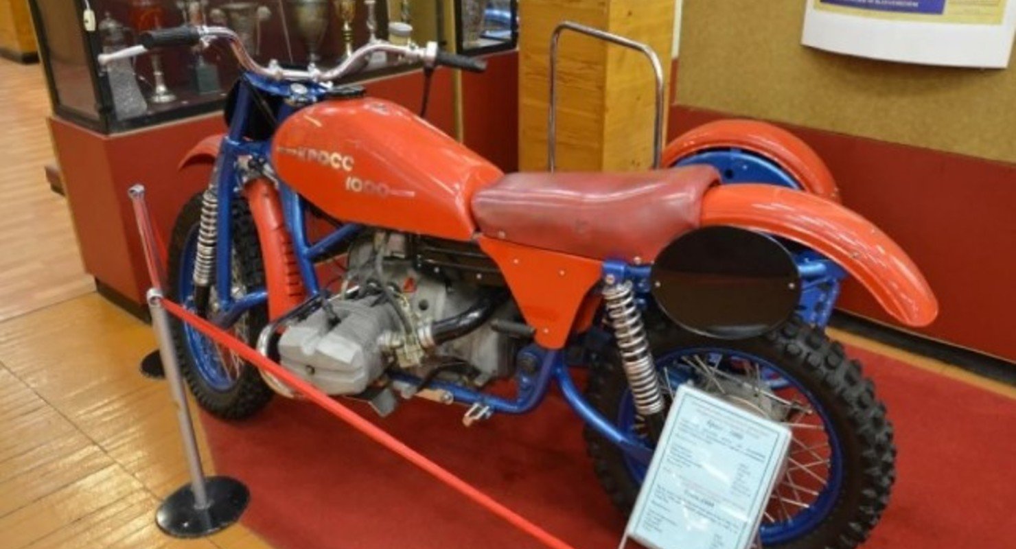 Кроссовый мотоцикл Урал использовали для гонок байков с колясками