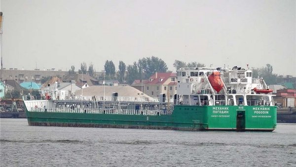 Российские моряки трижды не позволили силовикам подняться на борт «Механика Погодина»