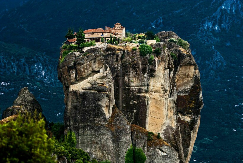 Монастырь на скале. Фото: Thanassis Fournarakos/Flickr.com 