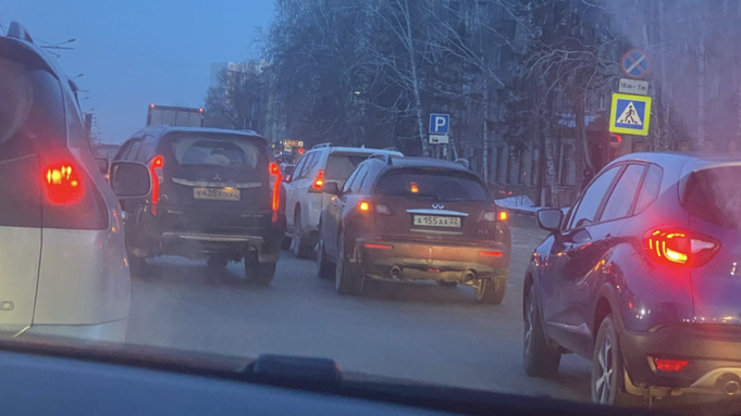 В Барнауле утром 7 марта образовались большие пробки