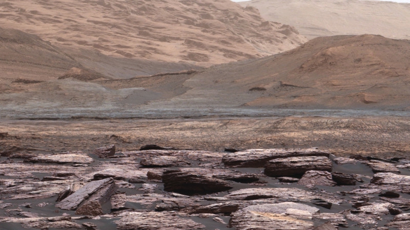 Ученые усомнились в существовании озер на Марсе